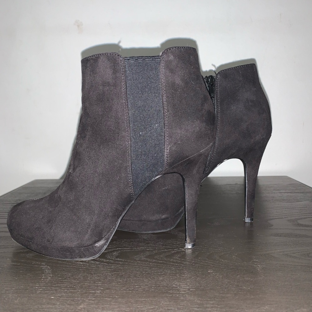 APT 9 Black Heeled Women’s Bootie